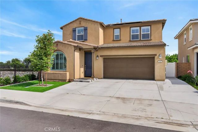 944 Half Moon Avenue, Redlands, CA 92374