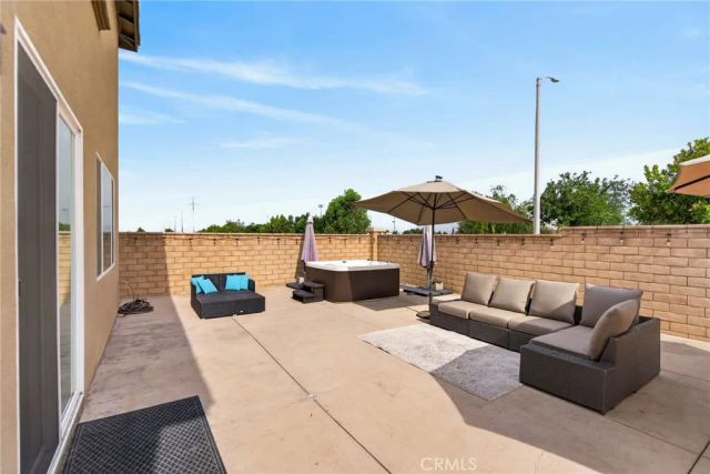 944 Half Moon Avenue, Redlands, CA 92374