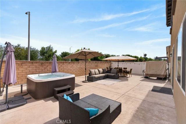 944 Half Moon Avenue, Redlands, CA 92374