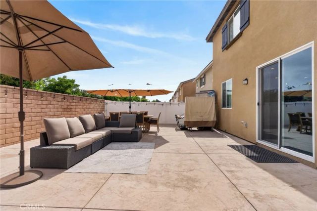 944 Half Moon Avenue, Redlands, CA 92374