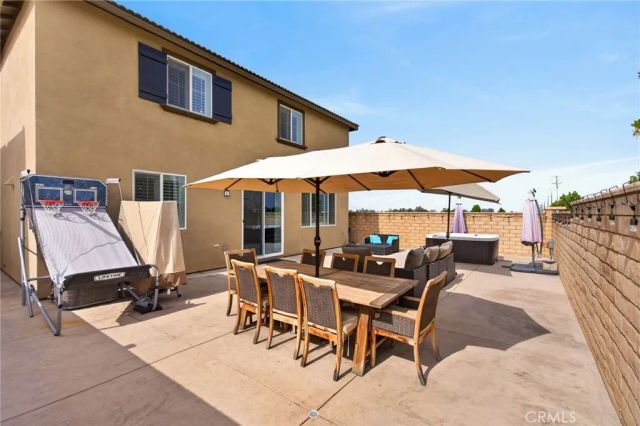 944 Half Moon Avenue, Redlands, CA 92374