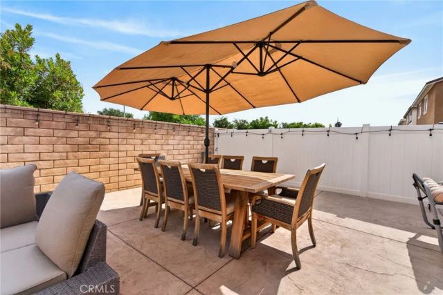 944 Half Moon Avenue, Redlands, CA 92374