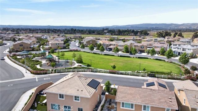 944 Half Moon Avenue, Redlands, CA 92374