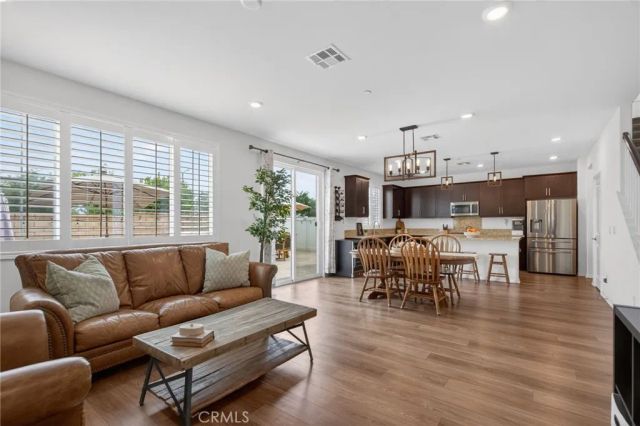 944 Half Moon Avenue, Redlands, CA 92374