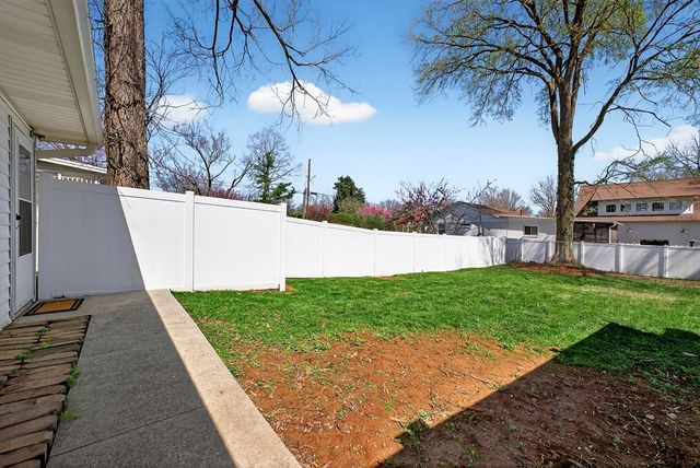 41 N Maple Ave, Cookeville, TN 38501