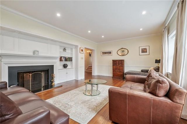 5130 Pembroke Pl, Shadyside, PA 15232