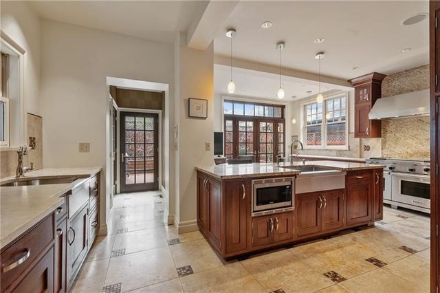 5130 Pembroke Pl, Shadyside, PA 15232