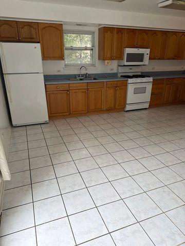 4100 W Cermak Road 1, Chicago, IL 60623