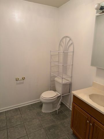 4100 W Cermak Road 1, Chicago, IL 60623