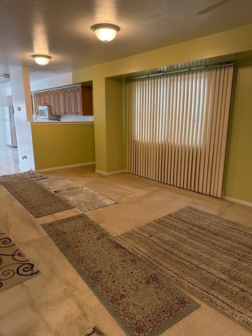 4100 W Cermak Road 1, Chicago, IL 60623