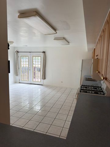 4100 W Cermak Road 1, Chicago, IL 60623
