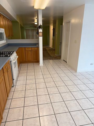 4100 W Cermak Road 1, Chicago, IL 60623