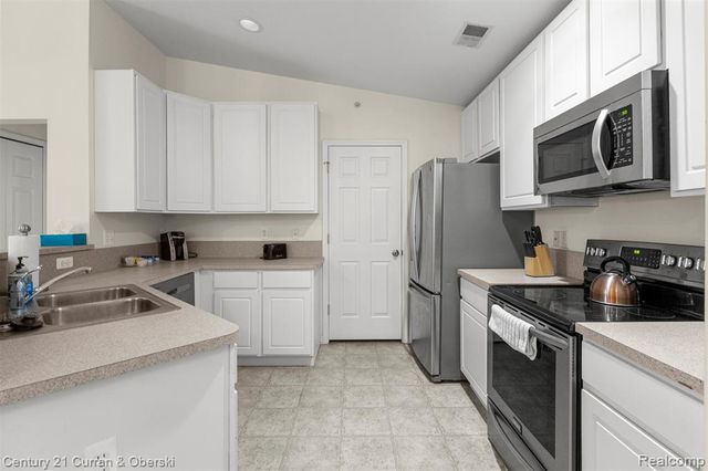 23970 Northstone Village Drive, Taylor, MI 48180