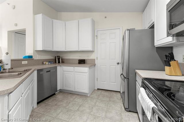 23970 Northstone Village Drive, Taylor, MI 48180