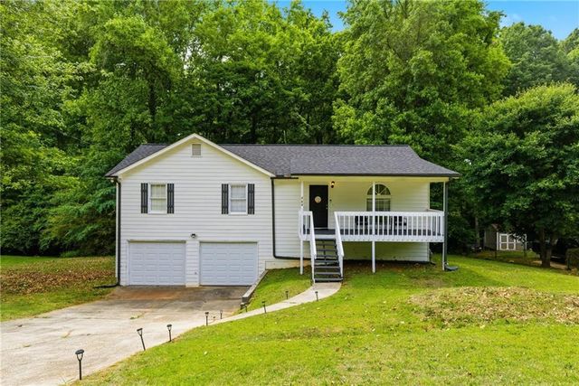 134 Landing Lane, Powder Springs, GA 30127