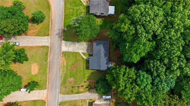 134 Landing Lane, Powder Springs, GA 30127