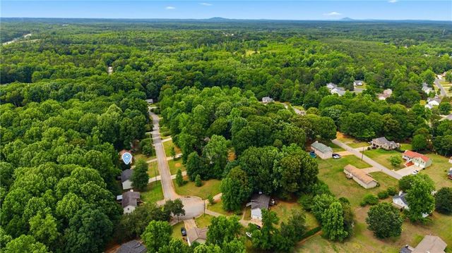 134 Landing Lane, Powder Springs, GA 30127