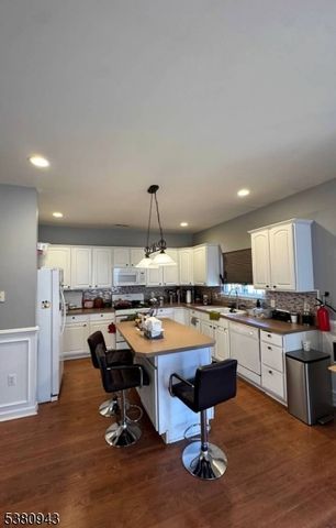 56 Congressional Blvd, Washington Twp., NJ 07882