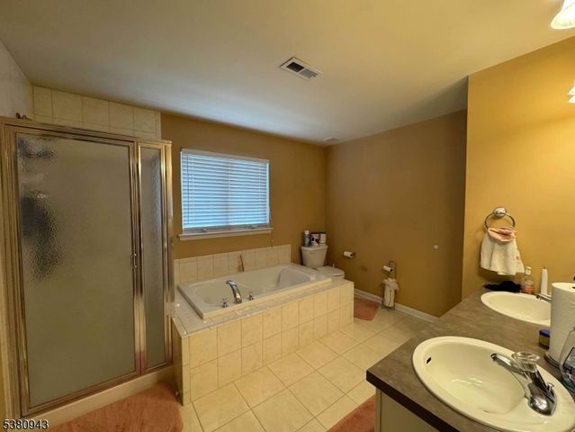 56 Congressional Blvd, Washington Twp., NJ 07882