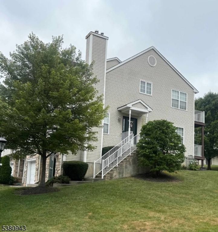 56 Congressional Blvd, Washington Twp., NJ 07882