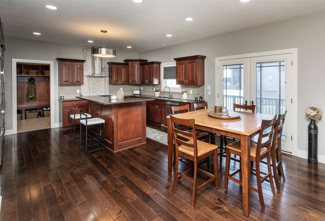 1905 Normandy Drive, Carlisle, IA 50047