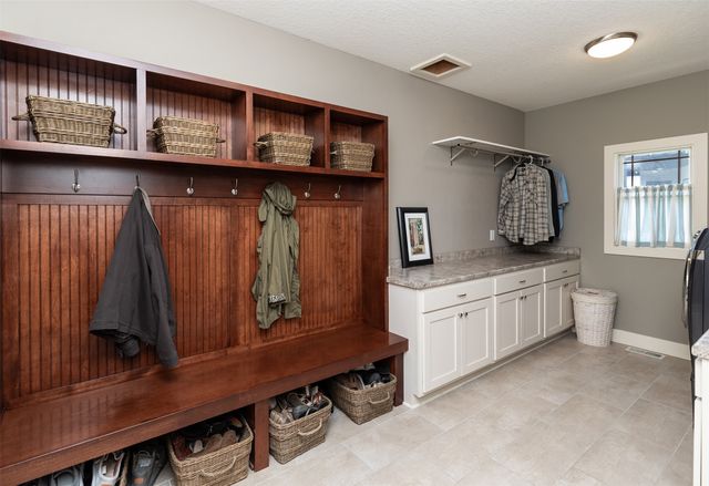 1905 Normandy Drive, Carlisle, IA 50047