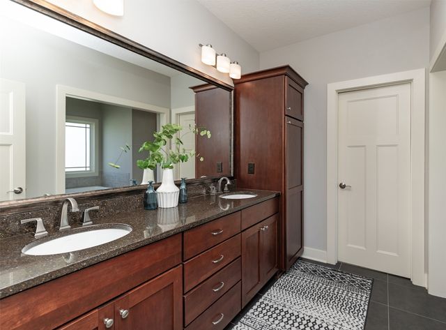 1905 Normandy Drive, Carlisle, IA 50047