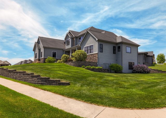 1905 Normandy Drive, Carlisle, IA 50047