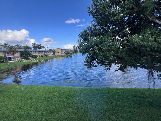 20111 NE 27th Ct K212, Aventura, FL 33180