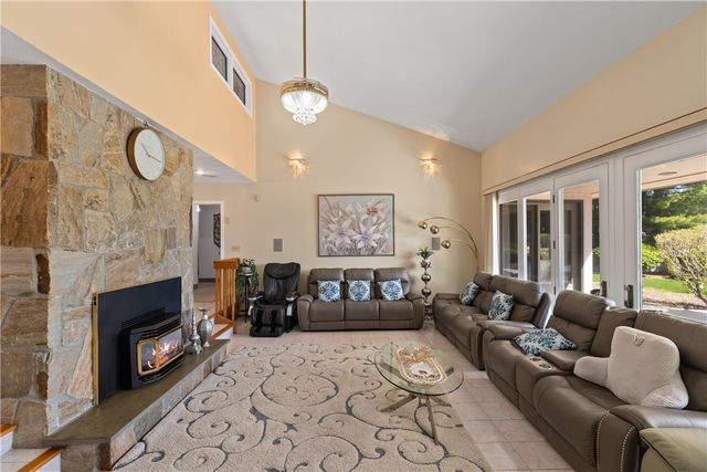 27 Alpine Estates Drive, Cranston, RI 02921