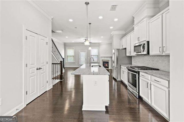 4435 Donahue Avenue, Sugar Hill, GA 30518