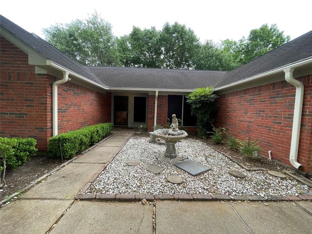 7110 Pembrough Lane, Katy, TX 77494