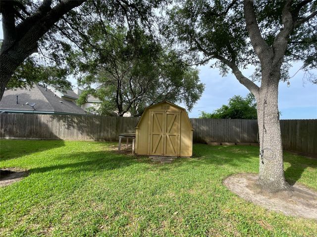 7110 Pembrough Lane, Katy, TX 77494