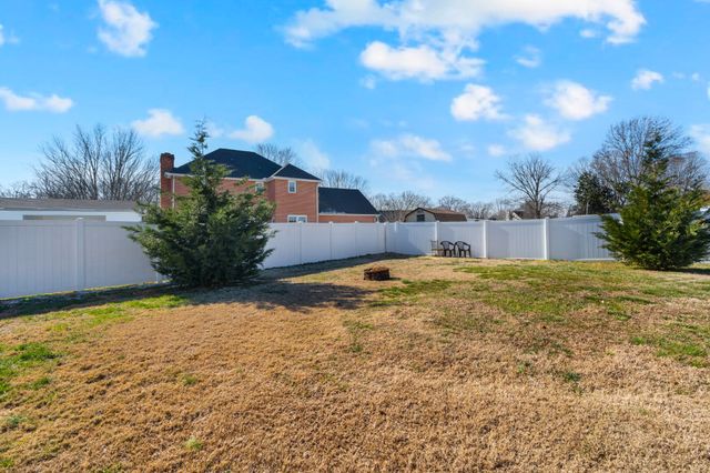 112 Breckenridge Rd, Tullahoma, TN 37388