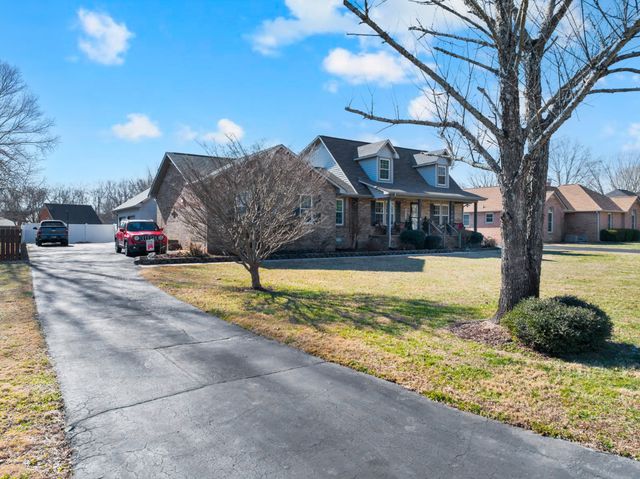 112 Breckenridge Rd, Tullahoma, TN 37388