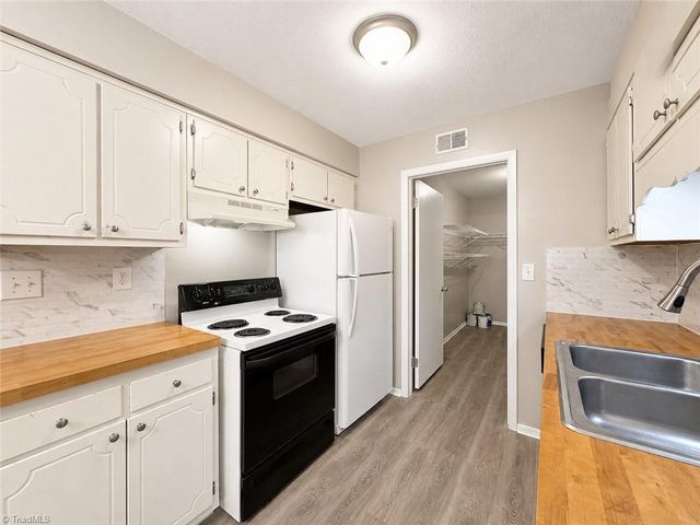 2235 Sunderland Road 98c, Winston-salem, NC 27103