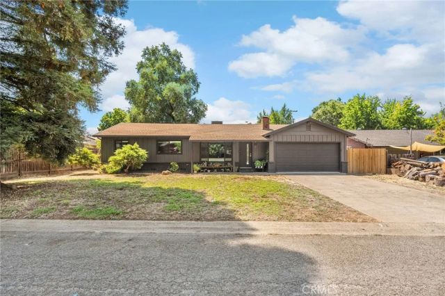 9 Montclair Drive, Chico, CA 95926