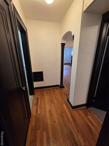 15736 Ohio Street, Detroit, MI 48238