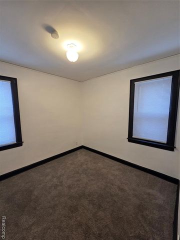 15736 Ohio Street, Detroit, MI 48238