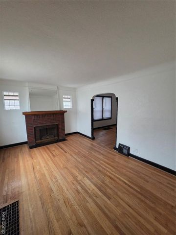 15736 Ohio Street, Detroit, MI 48238