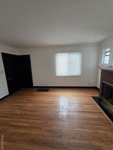 15736 Ohio Street, Detroit, MI 48238