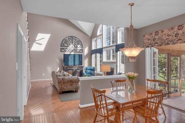 72 BITTERSWEET DR, Doylestown, PA 18901