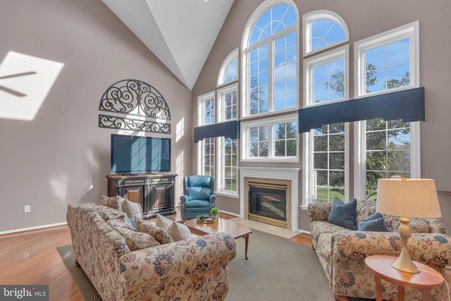 72 BITTERSWEET DR, Doylestown, PA 18901