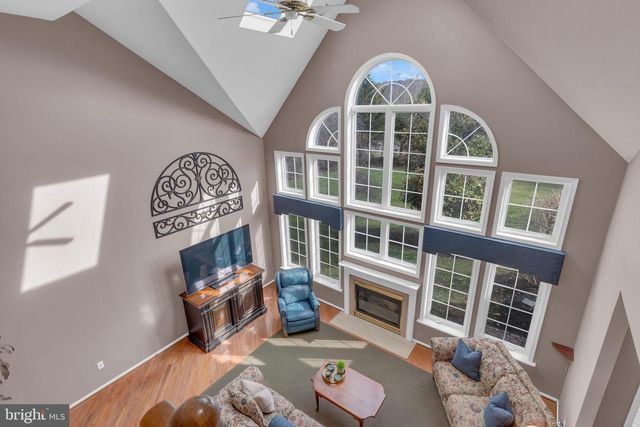 72 BITTERSWEET DR, Doylestown, PA 18901