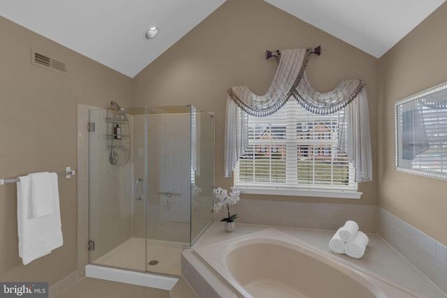 72 BITTERSWEET DR, Doylestown, PA 18901