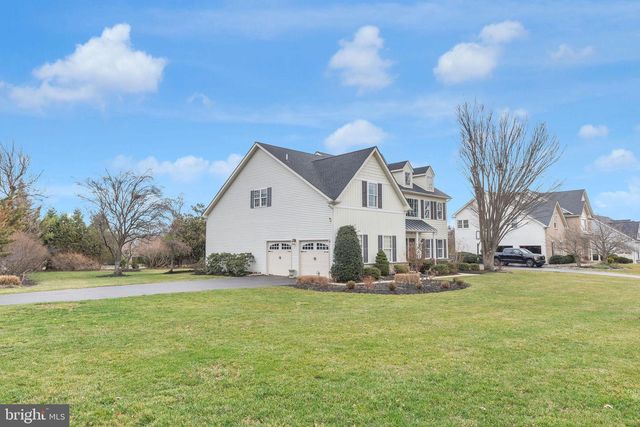 72 BITTERSWEET DR, Doylestown, PA 18901