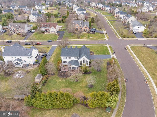 72 BITTERSWEET DR, Doylestown, PA 18901