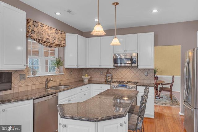 72 BITTERSWEET DR, Doylestown, PA 18901