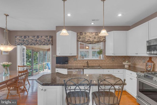 72 BITTERSWEET DR, Doylestown, PA 18901