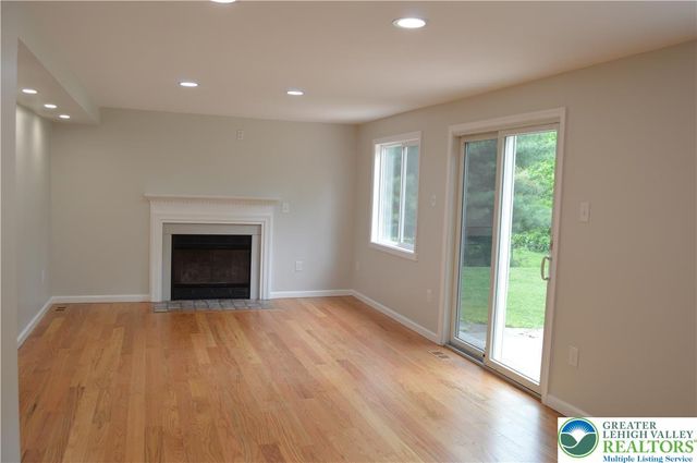 100 Rose Court, Glendon Boro, PA 18042